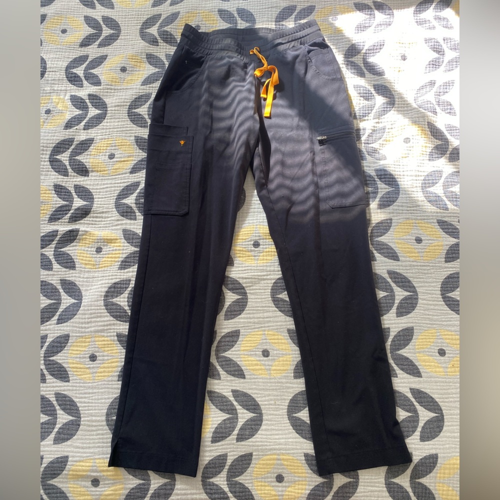 Poppy scrub pants